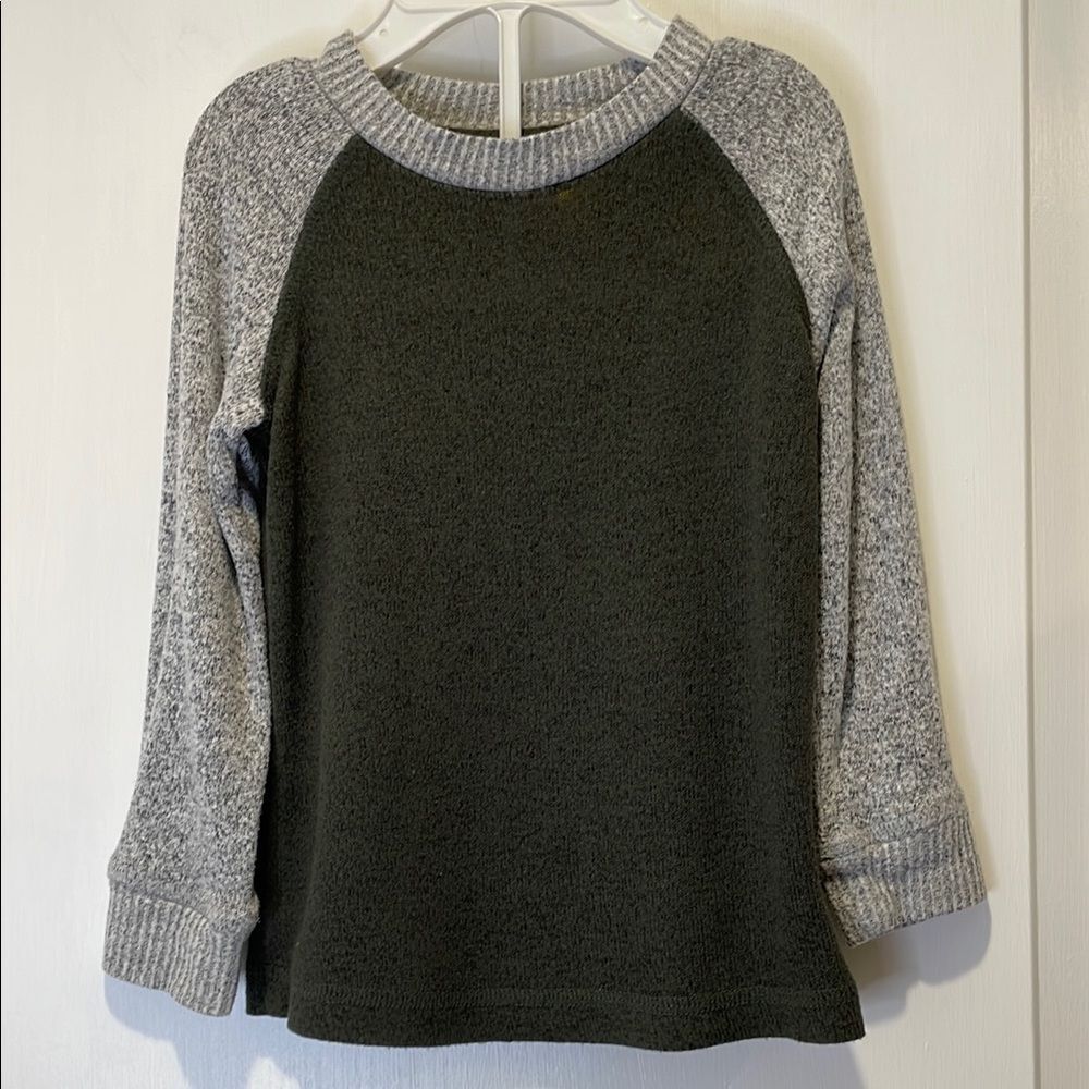 Rumi + Ryder Cozy Two-Tone Sweater - Black and Gray 2T